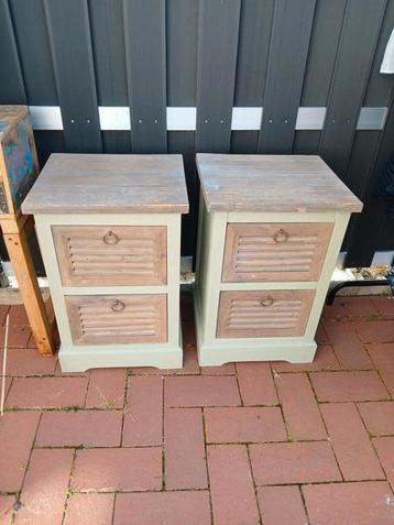 2 nachtkastjes beschikbaar voor biedingen