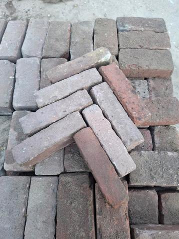 10m² antiek/oud gebakken waalformaat, rood/paars, op pallet beschikbaar voor biedingen