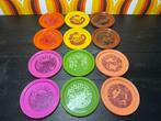 12 Vintage plastic onderzetters in diverse kleuren, Ophalen of Verzenden, Gebruikt, Glas of Kopje