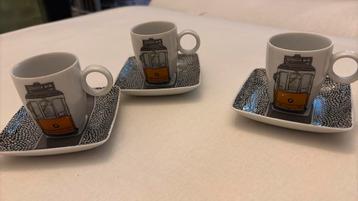 3 fantastische espresso kopjes van tram in Lissabon beschikbaar voor biedingen