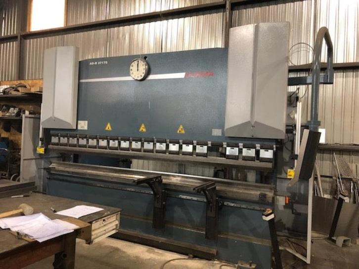 Gezocht kantbank, zetbank, kantgereedschap alles aanbieden!!, Zakelijke goederen, Machines en Bouw | Metaalbewerking, Ophalen