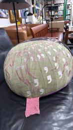 Vitra Bovist poef. Hella Jongerius, Huis en Inrichting, Banken | Voetenbanken en Poefen, Ophalen, Zo goed als nieuw, Rond, Minder dan 50 cm