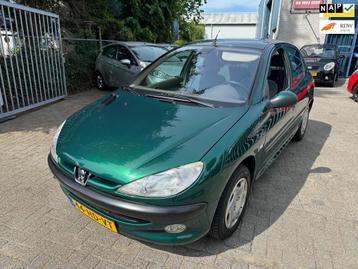 Peugeot 206 1.4 Gentry Automaat, Airco, Trekhaak, Apk 02/202 beschikbaar voor biedingen