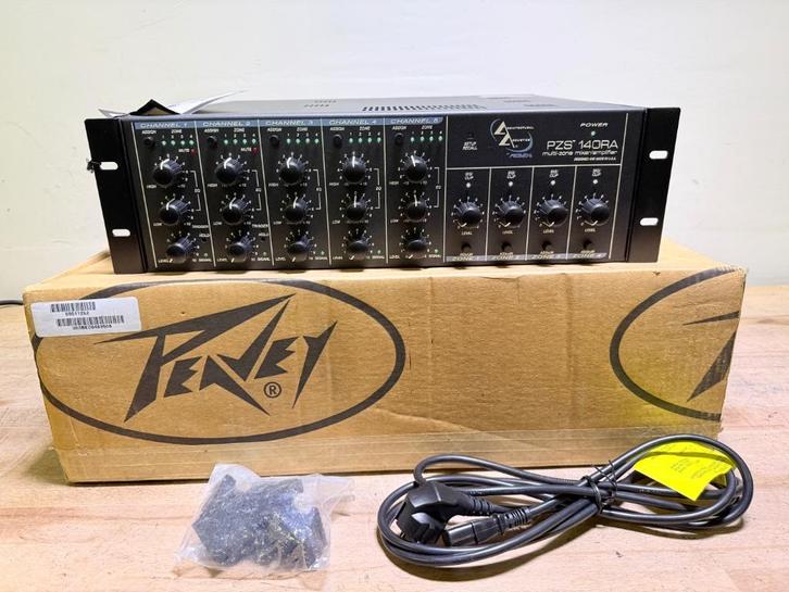 Peavey PZS 140RA zone mixer / amplifier versterker (nieuw), Muziek en Instrumenten, Mengpanelen, Nieuw, 5 tot 10 kanalen, Microfooningang