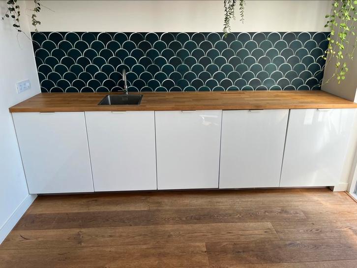 Keukenblok met houten blad, Huis en Inrichting, Keuken | Complete keukens, Gebruikt, Enkelwandige keuken, Wit, Hout, Hoogglans of Gelakt
