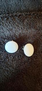 Witte oorbellen clips, Ophalen of Verzenden, Zo goed als nieuw, Wit, Overige materialen