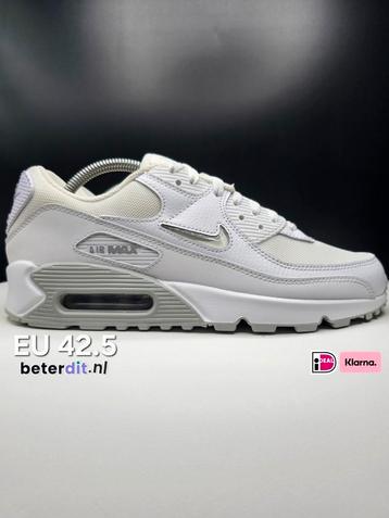 Nike Air Max 90 Jewel 'Light Smoke Grey'
Maat: 42.5 beschikbaar voor biedingen