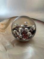 Mooie presse papier, paperweight, rood, Antiek en Kunst, Antiek | Glas en Kristal, Ophalen of Verzenden