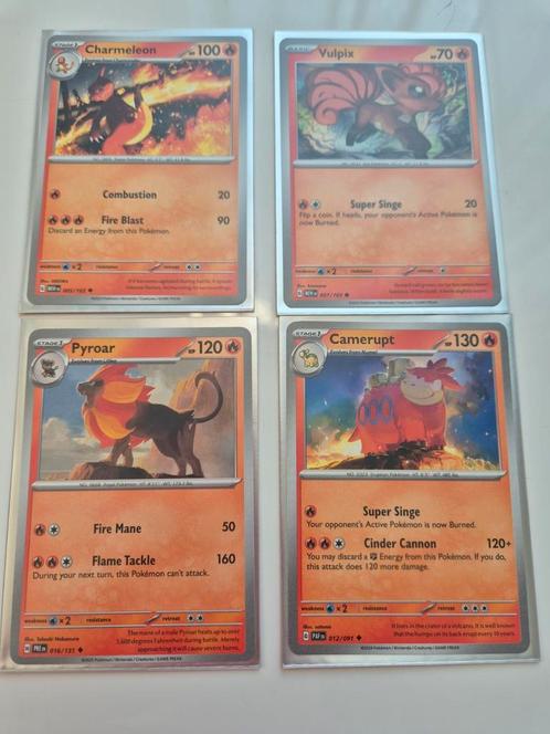 Pokemon kaarten in hoesje van charizard 4x vuur pokemons, Hobby en Vrije tijd, Verzamelkaartspellen | Pokémon, Nieuw, Meerdere kaarten