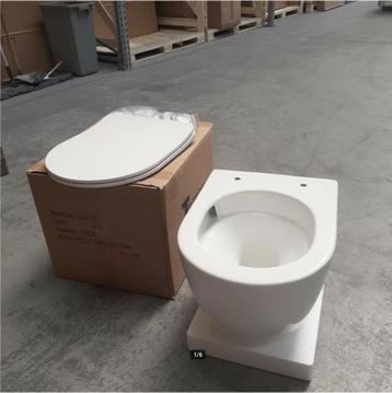 KOOPJE! Toiletpot, Glans wit, Rimless, Soft close, nr135 beschikbaar voor biedingen
