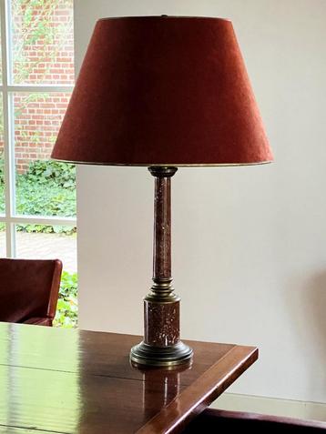 vintage hoge tafellamp rood marmer beschikbaar voor biedingen