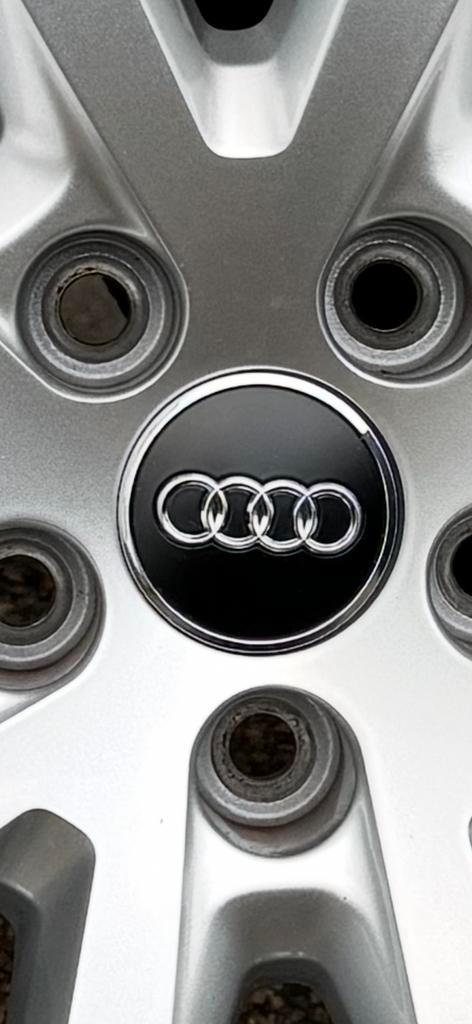 Audi naafdoppen of inclusief 20 velgen met banden, Auto diversen, Wieldoppen, Zo goed als nieuw, Ophalen of Verzenden