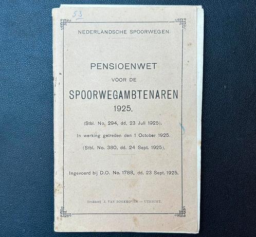 Pensioenwet voor spoorwegambtenaren (1925), Verzamelen, Spoorwegen en Tramwegen, Gebruikt, Trein, Boek of Tijdschrift, Ophalen of Verzenden