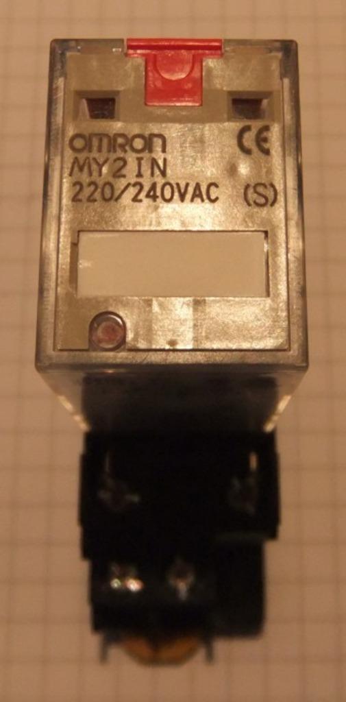 Relais OMRON MY2 IN  220/240 VAC, Hobby en Vrije tijd, Elektronica-componenten, Zo goed als nieuw, Ophalen of Verzenden