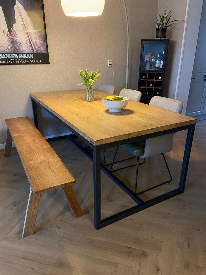 Eettafel met drie stoelen en eettafelbankje, Huis en Inrichting, Tafels | Eettafels, Gebruikt, 50 tot 100 cm, 200 cm of meer, Vijf personen of meer