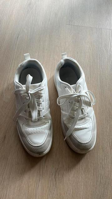 Women’s shoes (EU 41) beschikbaar voor biedingen