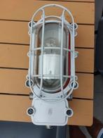 Vintage Gietijzeren Wandlamp Industrieel, Ophalen of Verzenden, Gebruikt, Glas, Industrieel
