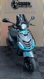 Piaggio Zip | Iridium Grey & Turquoise Edition | 1400KM, Maximaal 45 km/u, Zip, Zo goed als nieuw, Benzine