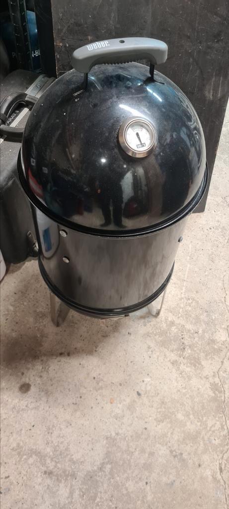 Weber smokey mountain 37 cm, Tuin en Terras, Houtskoolbarbecues, Zo goed als nieuw, Ophalen