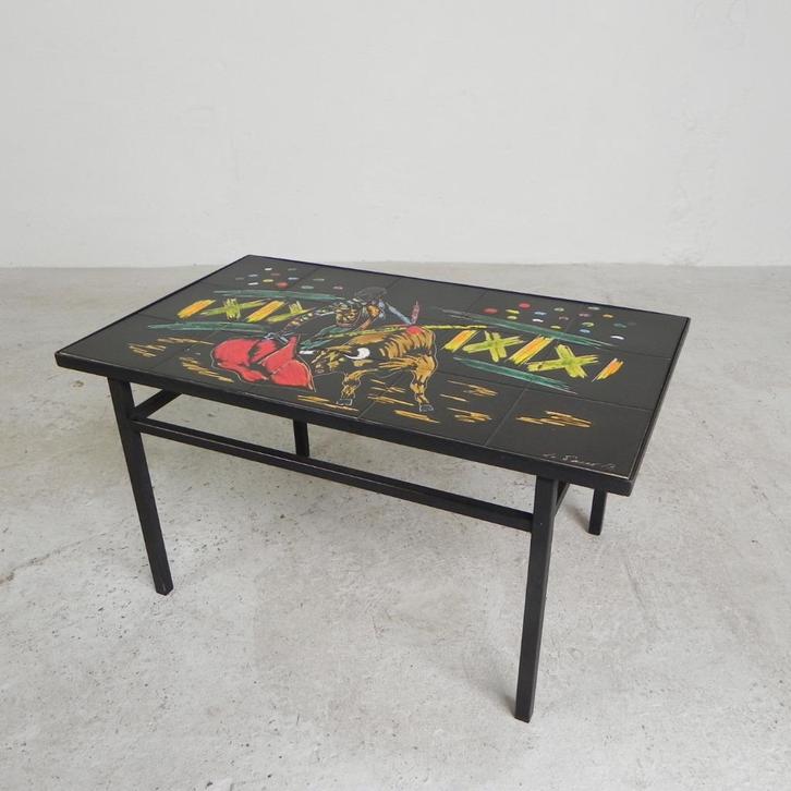 Vintage tegeltafel met afbeelding van stierengevecht, jaren, Antiek en Kunst, Antiek | Meubels | Tafels, Ophalen of Verzenden