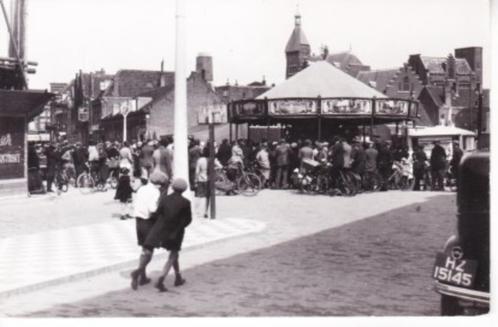 DORDRECHT,- Bethlehemplein. Kermis Draaimolen. 30-05, Verzamelen, Ansichtkaarten | Nederland, Ongelopen, Zuid-Holland, 1960 tot 1980