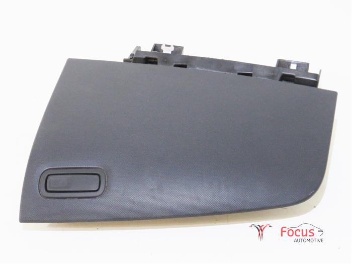 Dashboard klep van een Opel Vivaro, Ophalen of Verzenden, 12 maanden garantie, Gebruikt, Opel