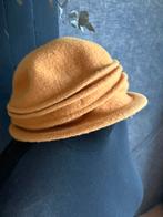 Serberger mooie okerkleur wollen cloche one size ZGAN, Hoed, Zo goed als nieuw, Seeberger, One size fits all
