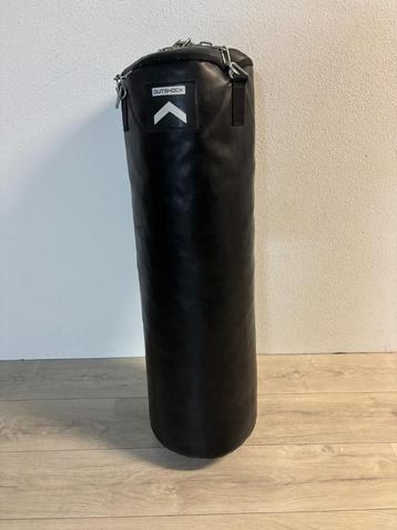 Outshock bokszak – zwart, stevige kwaliteit met kettingen beschikbaar voor biedingen