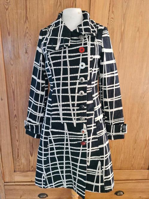 Desigual mantel lange jas zwart wit knopen mt 38 zgan, Kleding | Dames, Jassen | Winter, Zo goed als nieuw, Maat 38/40 (M), Overige kleuren