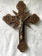 Houten Kruisbeeld met Christusfiguur, Antiek en Kunst, Antiek | Religie, Ophalen of Verzenden
