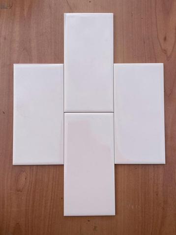 Restpartij oud roze wandtegel 152x76 11m2 beschikbaar voor biedingen