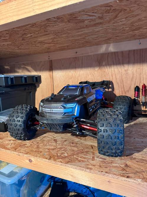 Arma kraton 6s met heel veel extras, Hobby en Vrije tijd, Modelbouw | Radiografisch | Auto's, Gebruikt, Auto offroad, Elektro