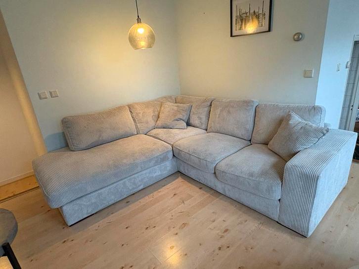 Mooie hoekbank ribfluweel in goede staat, Huis en Inrichting, Banken | Bankstellen, Zo goed als nieuw, Hoekbank, Vierpersoons of meer