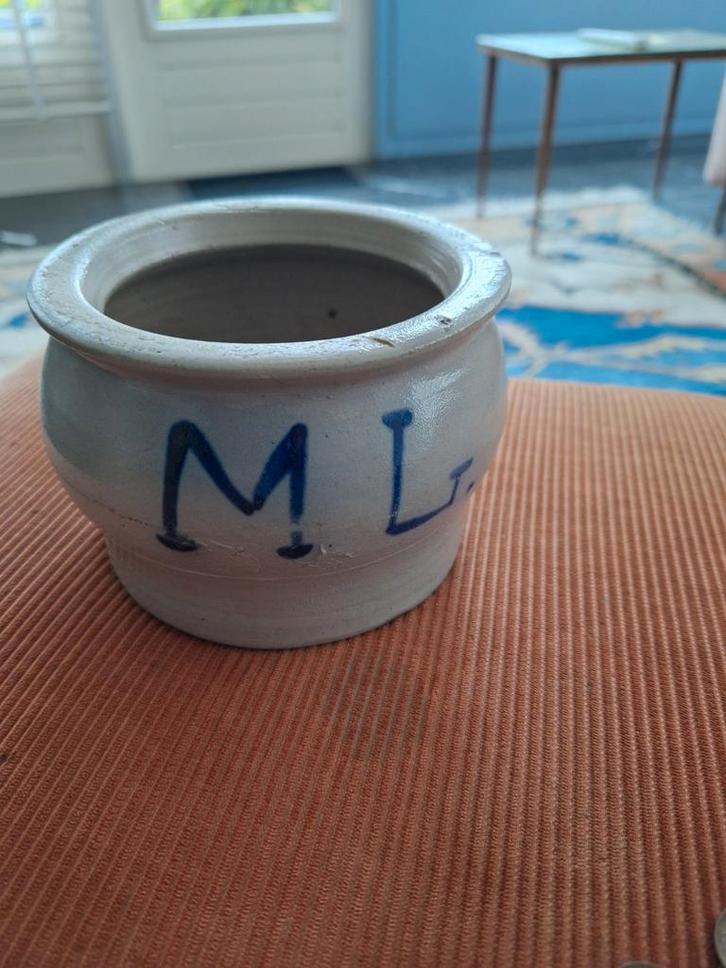 Oude aardewerk pot met initialen, Antiek en Kunst, Antiek | Keramiek en Aardewerk, Ophalen of Verzenden