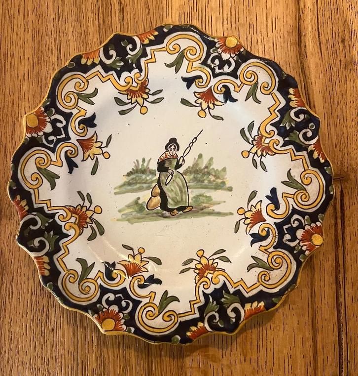 Henriot Quimper Antiek Bord, Antiek en Kunst, Antiek | Keramiek en Aardewerk, Ophalen of Verzenden