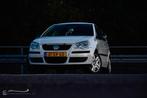 Volkswagen Polo 1.4 55KW 2006 Wit, Auto's, Volkswagen, Voorwielaandrijving, 15 km/l, 74 pk, Airbags