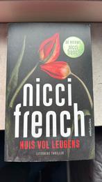 Nicci French - Huis vol leugens, Nicci French, Ophalen of Verzenden, Zo goed als nieuw, Nederland