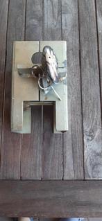 disselslot voor caravan of aanhanger, Ophalen, Gebruikt