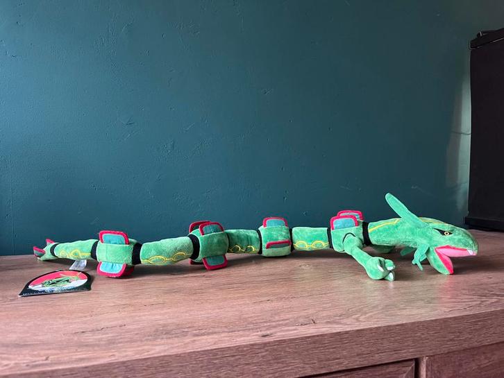 Pokémon Center Rayquaza Knuffel – Origineel Japan (met tag), Kinderen en Baby's, Speelgoed | Knuffels en Pluche, Zo goed als nieuw