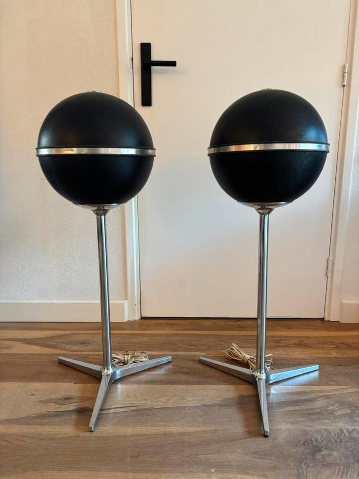 Grundig Audiorama 8000  sferisch geluid in tijdloos design, Audio, Tv en Foto, Luidsprekers, Zo goed als nieuw, Front, Rear of Stereo speakers