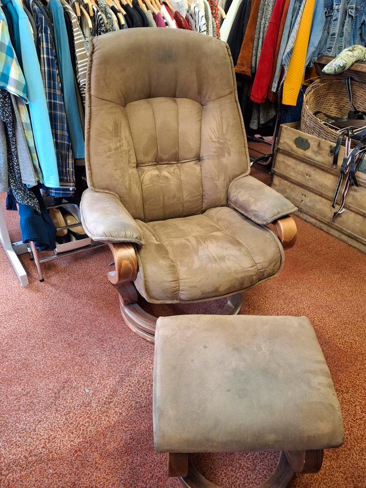 Relax Fauteuil Himolla verstelbaar + draaibaar + voetenbank, Huis en Inrichting, Fauteuils, Gebruikt, Hout, Leer, 75 tot 100 cm