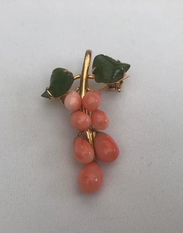 Broche/hanger  met zalmroze koraal en groen Jade  beschikbaar voor biedingen