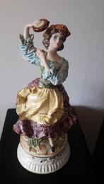 porseleinen beeld van capidimonte, Verzamelen, Beelden en Beeldjes, Ophalen, Zo goed als nieuw, Mens