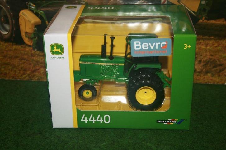 Boeryes: NIEUW John Deere 4440 van Britains Gelimiteerd, Hobby en Vrije tijd, Modelauto's | 1:32, Nieuw, Tractor of Landbouw, Overige merken