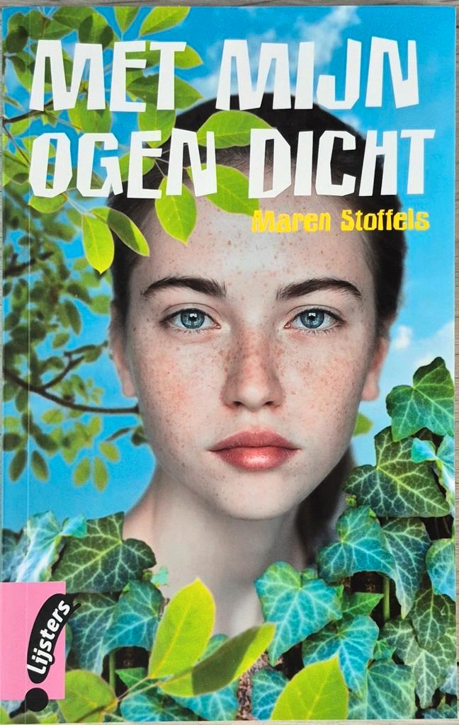 Met Mijn Ogen Dicht - Maren Stoffels, Boeken, Kinderboeken | Jeugd | 13 jaar en ouder, Nieuw, Ophalen of Verzenden