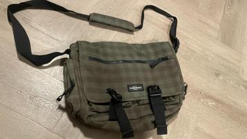 Eastpak schoudertas groen beschikbaar voor biedingen