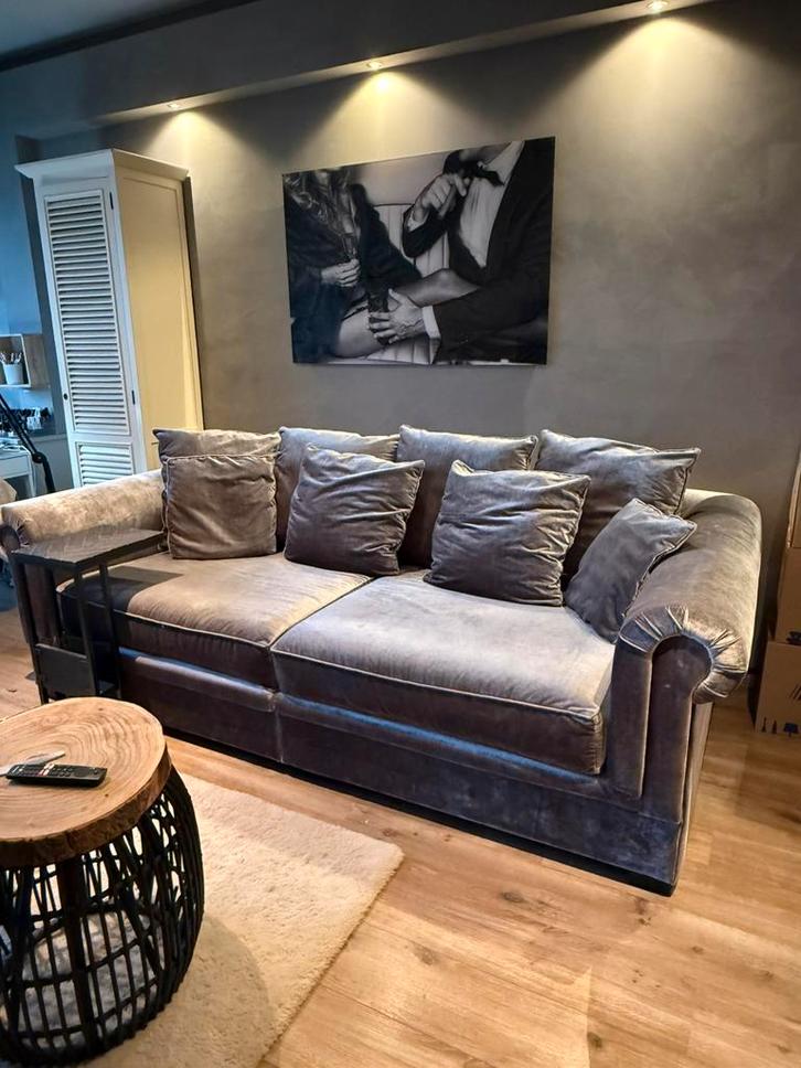 3,5 zits/grijs velours /Eric kuster style bank / Rofra wonen, Huis en Inrichting, Banken | Bankstellen, Zo goed als nieuw, Rechte bank