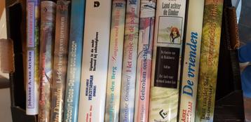 Diverse soorten streekromans , los of hele set te koop  beschikbaar voor biedingen