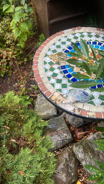 Tuindecoratie bistrosetje setje gietijzer mosaiek tafel tuin beschikbaar voor biedingen