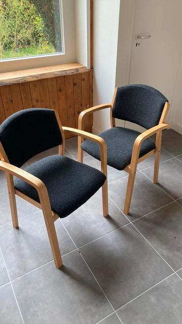 2 vilten IKEA stoelen beschikbaar voor biedingen